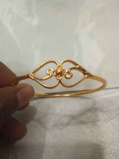 This is Noya Copper Bangles